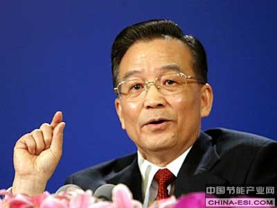 　　国务院总理温家宝30日主持召开国务院常务会议研究部署控制能源消费总量工作